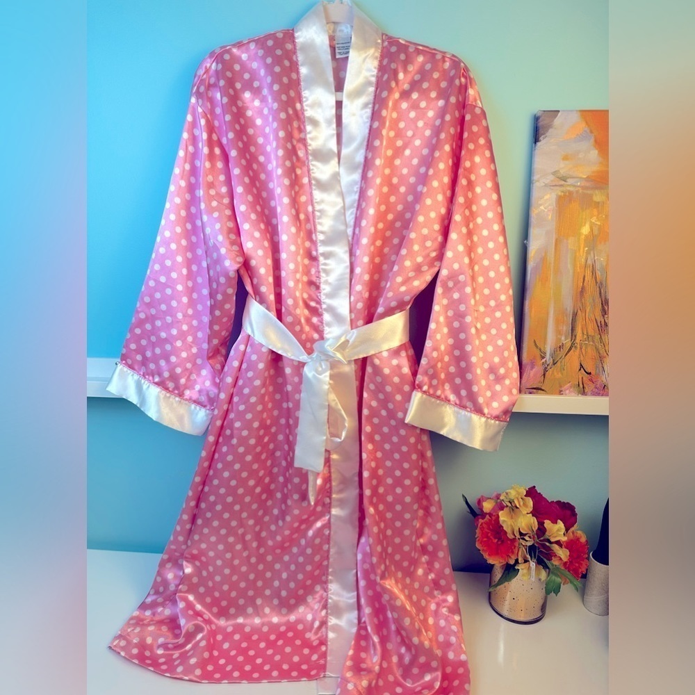 Vintage vibes Barbie vibes pink polka dot satin robe one size